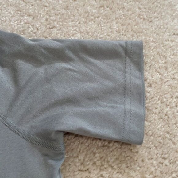 BOYS YOUTH MEDIUM UNDER ARMOUR SHIRT - Picture 3 of 10